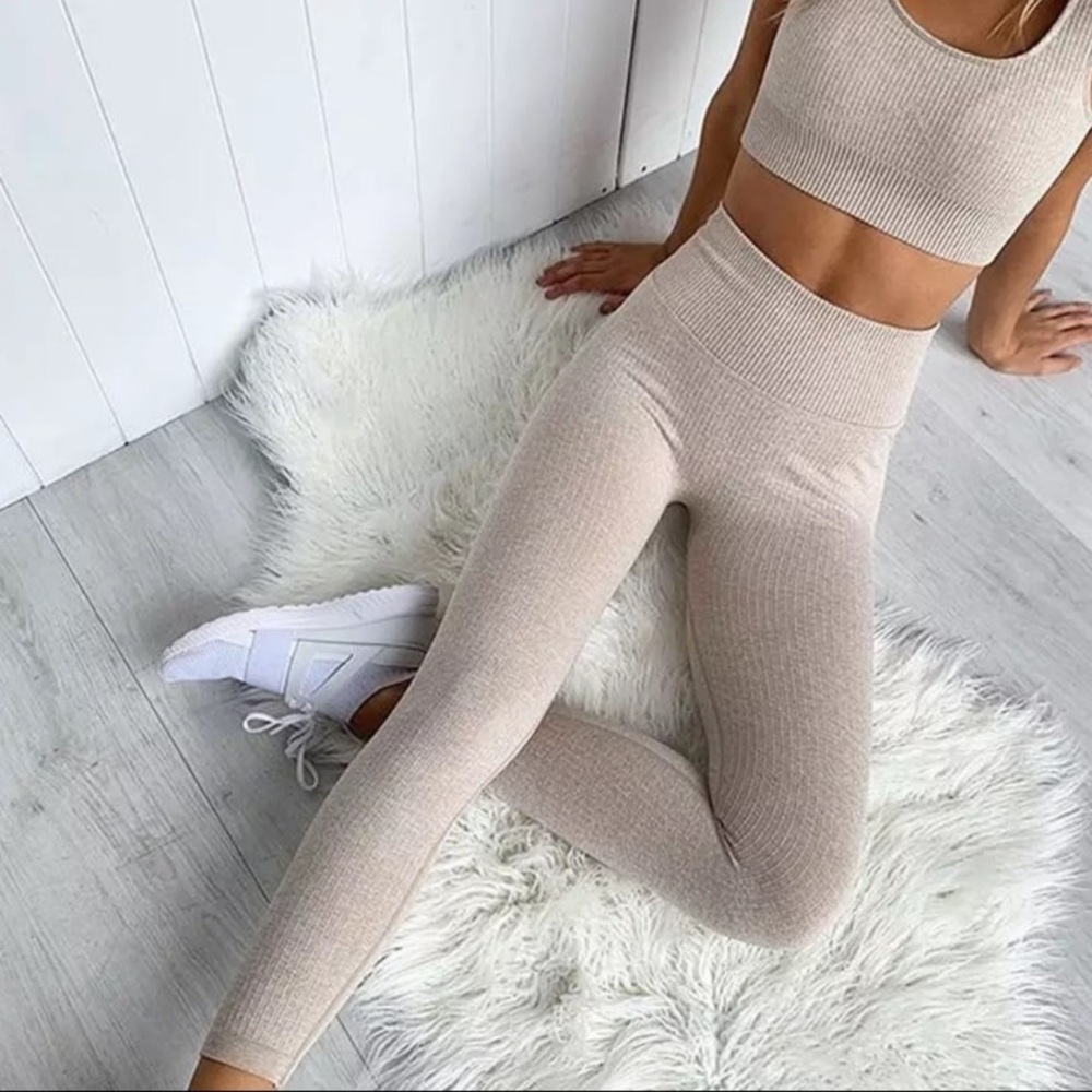 TAN RIBBED LEGGINGS
